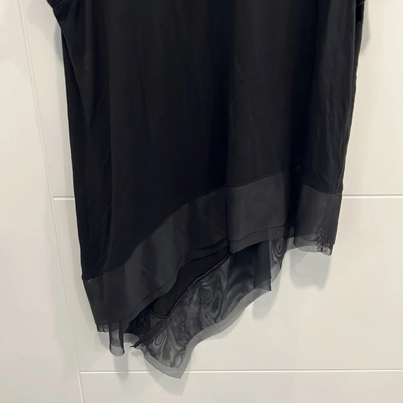 BCBGMAXAZRIA sleeveless blouse size medium - Picture 4 of 9